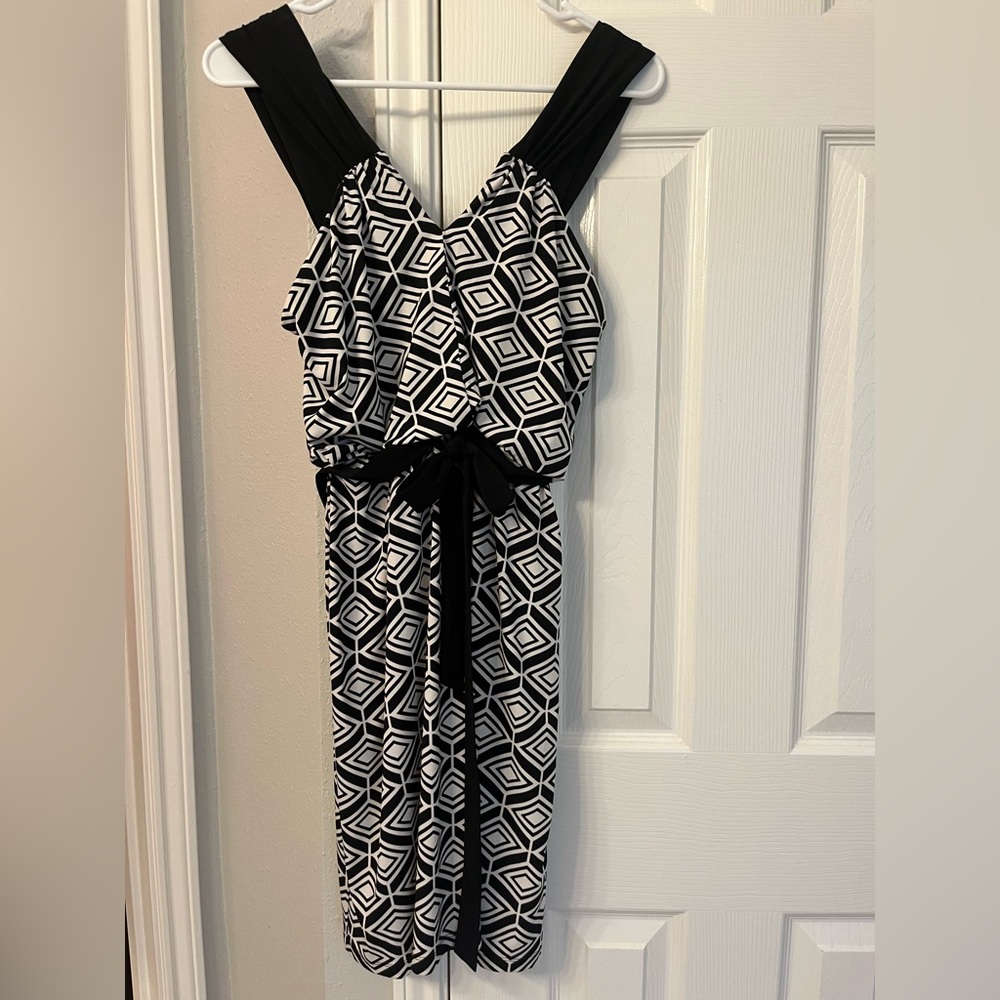 Valerie Bertinelli size 6 regular black and white dress.